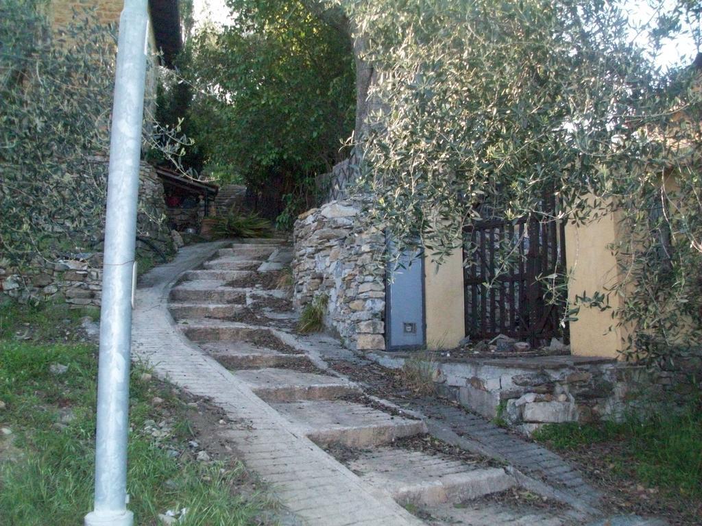 Piccolo Rifugio Nel Verde Chiusavecchia Zewnętrze zdjęcie